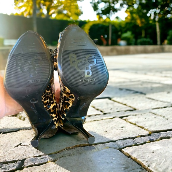 BCBGirls leopard heels - Picture 7 of 9